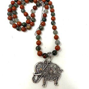 😍FALL/25😊African Bloodstone and Red Jasper Elephant Necklace